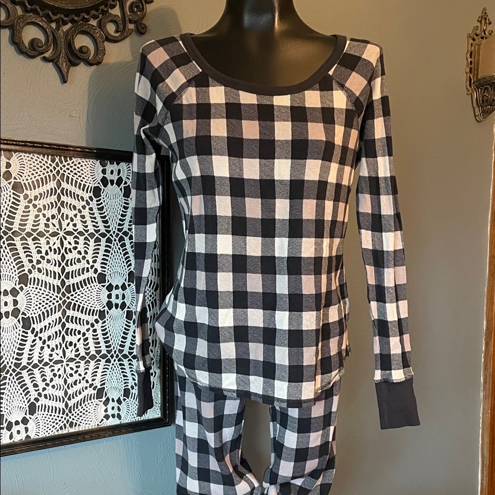Victoria's Secret Black and White Plaid Pajama Set - Picture 5 of 7